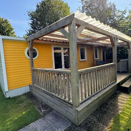 Ruime 5-Persoons Chalet Aan Het Bergumermeer Suameer Luaran gambar