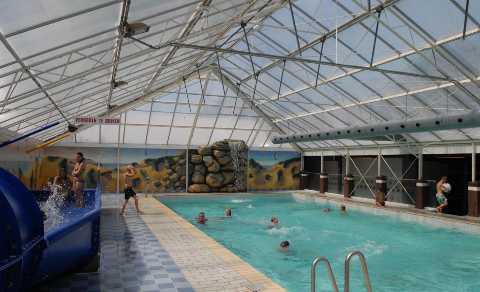Ruime 5-Persoons Chalet Aan Het Bergumermeer Suameer Luaran gambar