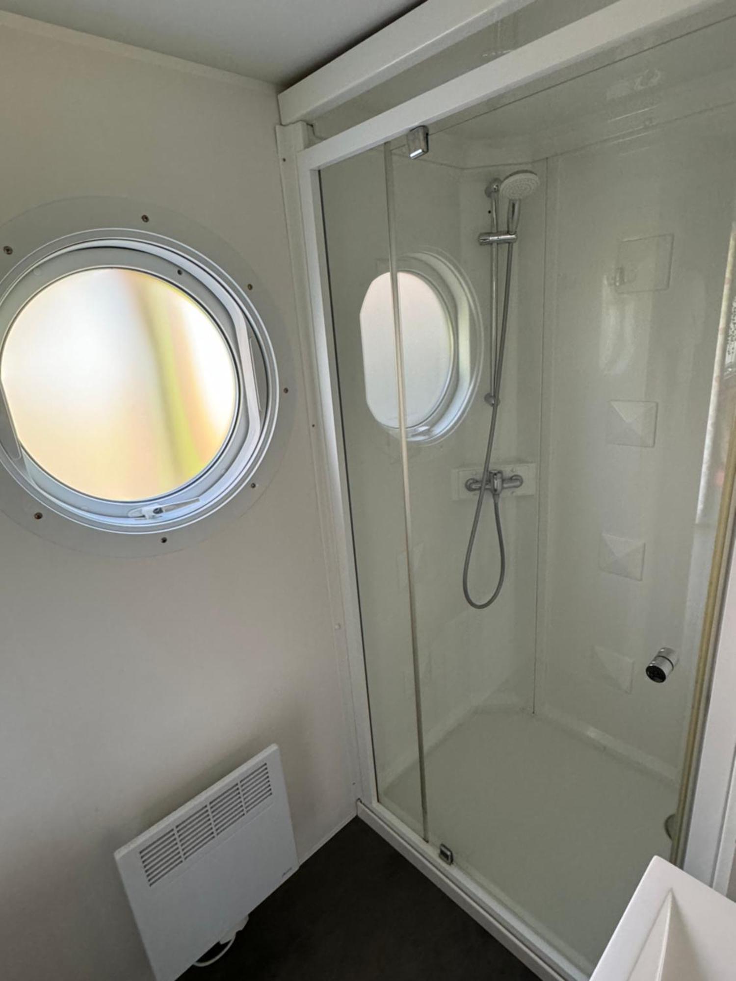 Ruime 5-Persoons Chalet Aan Het Bergumermeer Suameer Luaran gambar
